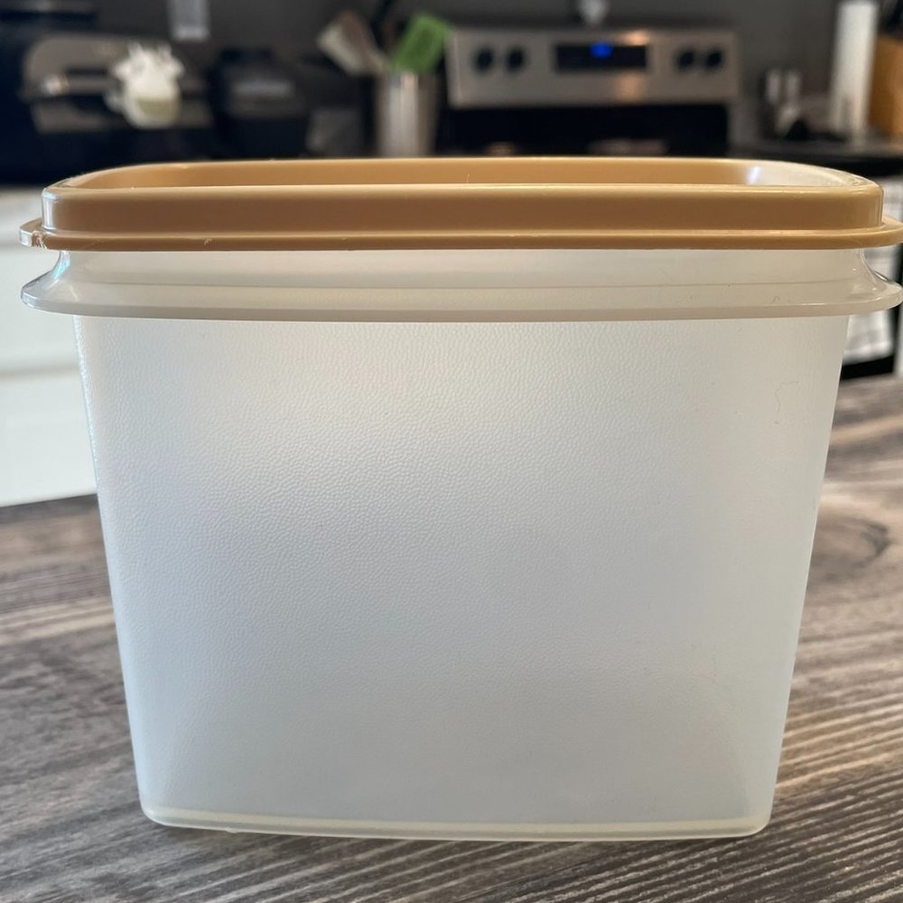 Vintage Tupperware Tan Shelf Saver Storage - Clear 1243-24 With Tan Lid 1244-14